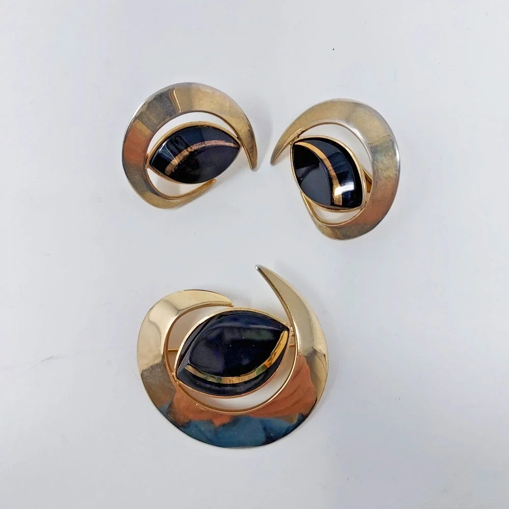 Vintage Sarah Coventry Black Saturn Collection Brooch Earrings Set Signed 1961